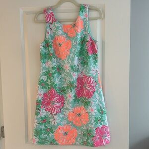 Bright and cheery Lilly shift dress.